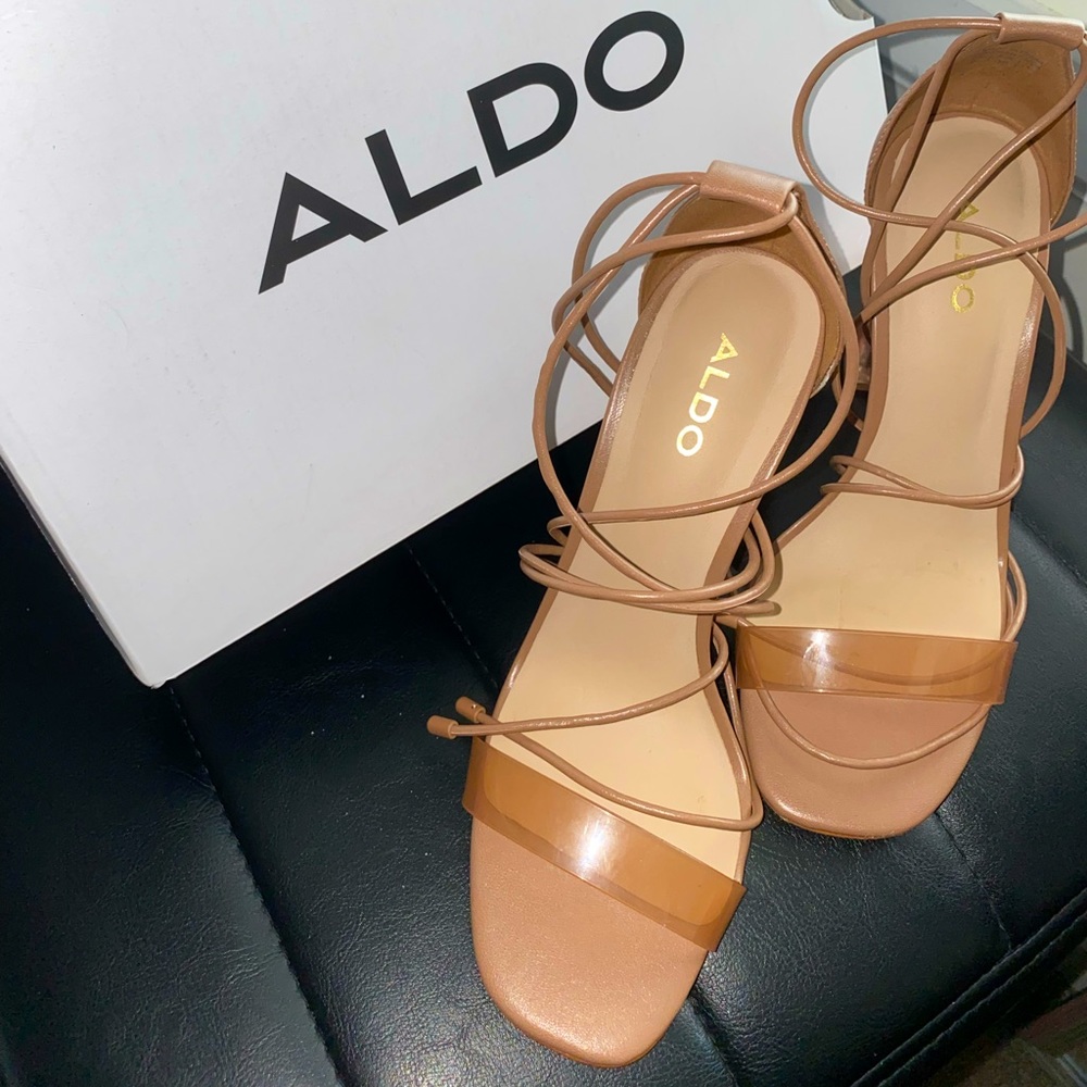 Nude Onardonia Lace up Heels 🤎